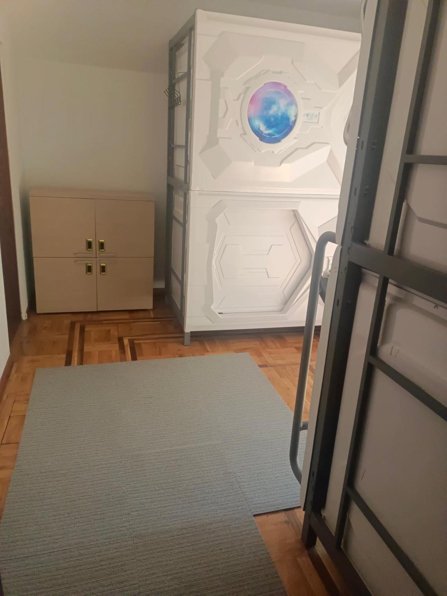 Panda Victor Space Capsule Hostel-Neo Nomad Belgrado Exterior foto